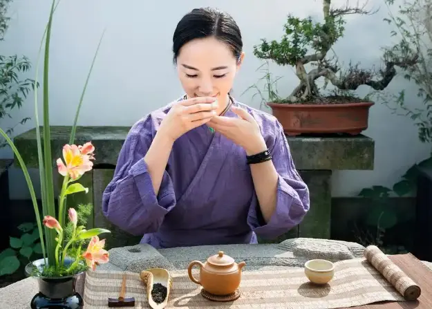 上海保色艺术街区到底藏在哪里？M50创意园与莫干山路涂鸦墙全揭秘 🎨